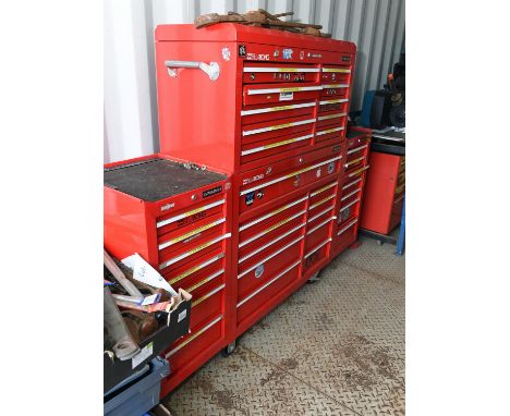 US Pro Tools professional 4 part draw red tool chest on wheels. Each draw is full of various tools (large quantity). Viewing 