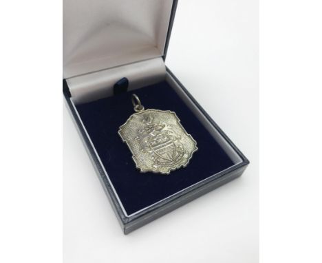 HALLMARKED SILVER PENDANTWeight: 18gSize: 3cm x 3.7cm