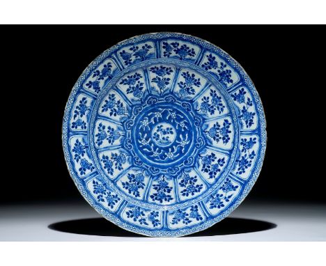 A Chinese blue and white charger with floral design, Kangxi Dia.: 36 cm We have more lots available exclusively on our websit