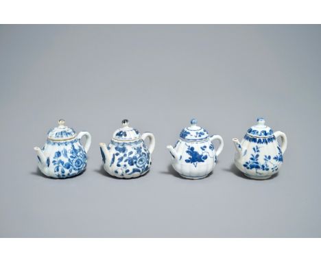 Four Chinese blue and white melon-shaped teapots, Kangxi H.: 8 cm - L.: 10 cm We have more lots available exclusively on our 