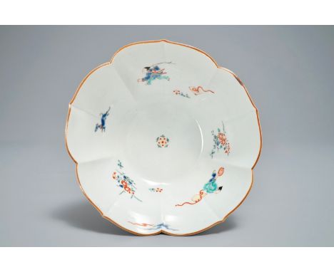 A Japanese lotus-shaped Kakiemon bowl with playing boys, Edo, 17th C. H.: 9 cm - Dia.: 18,5 cm  See also: Ayers & Mallet, Por