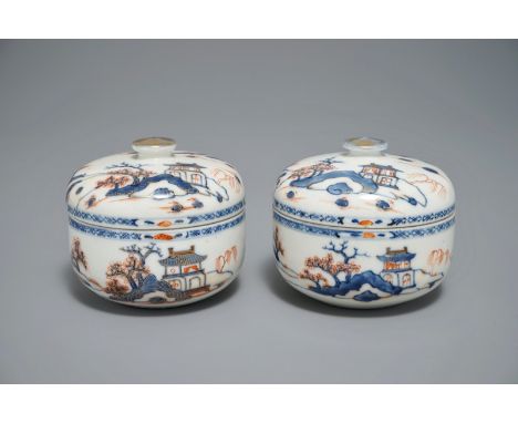 A pair of Chinese Imari style covered bowls, Kangxi Dia.: 11,5 cm  - H.: 11 cm (incl. cover) We have more lots available excl