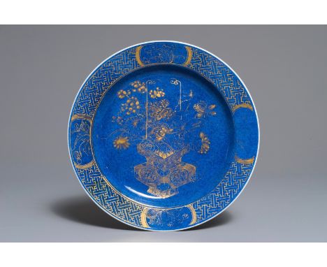 A Chinese powder blue and gilt dish with a flowervase, Kangxi Dia.: 27,5 cm We have more lots available exclusively on our we