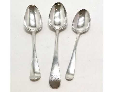 3 x George III sterling silver spoons with full hallmarks - longest 22cm &amp; total 165g 