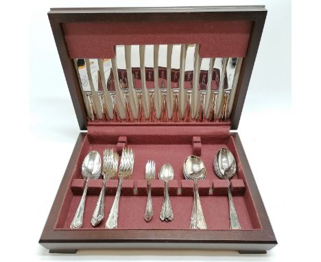 Boxed canteen of silver plated cutlery A1 plate - 6 place setting but missing 1 cake fork ~ box 40cm x 29cm 