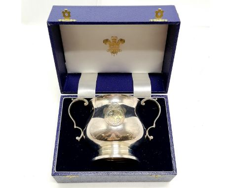 1981 silver Royal Wedding loving cup with gilded interior by Barrowclift Silvercraft ~ 10.5cm high &amp; 238g and in original