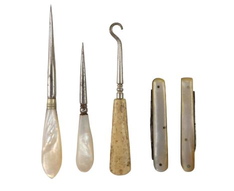 Two mother-of-pearl handled penknives, together with two mother-of-pearl handled bodkins and a horn handled button hook, long