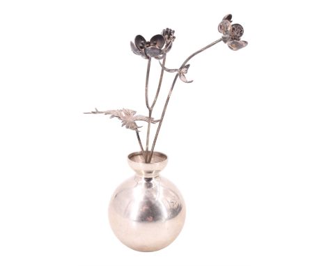A QEII silver novelty miniature vase of wild buttercup flowers, Pauline Gainsbury, London, 1988, 12.5 cm, 45 g, [Pauline Gain