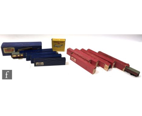 A collection of assorted Hornby Dublo to include a T.P.O Mail Van set, Passenger Brake Van, Composite Restaurant car, D12 Cor