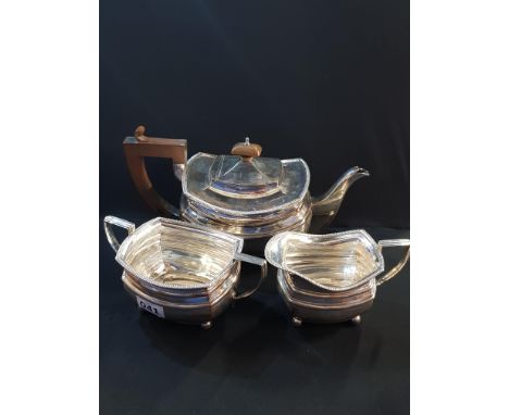 3 PIECE SILVER TEA SERVICE, TEA, SUGAR AND MILK APPROX 1030G CHESTER 1927/28 BY S.D.N