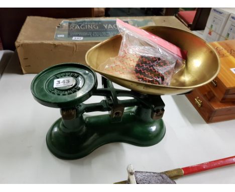 VINATGE SCALE AND WEIGHTS