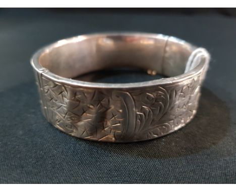 ANTIQUE SILVER BANGLE