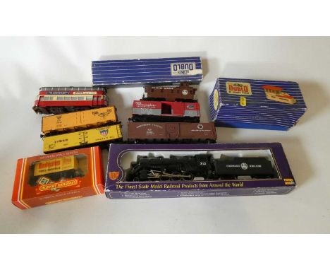 American Railways HO scale 4 wagons, a Colorado Midland locomotive and a Hornby W signal box and D12 coach, some items boxed,