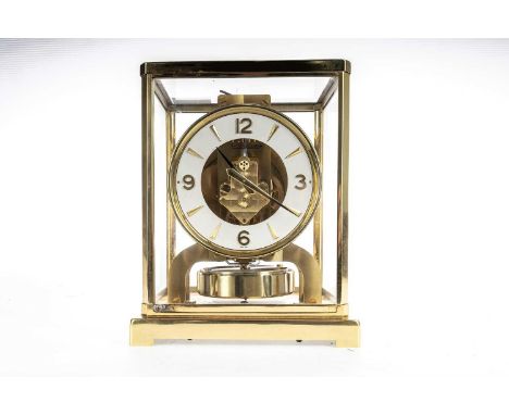 JAEGER-LeCOULTRE, ATMOS MANTEL CLOCK CIRCA 1960-69 no.138236, the white enamel chapter ring set with gilt dagger hour markers