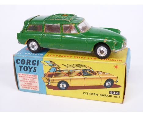 Corgi Toys diecast model Citroen Safari ID19 with green body, driver and passenger 436, in original box.&nbsp;