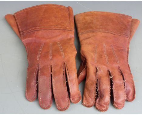 Royal Air Force pair of leather gauntlets stamped M&amp;Q 1946, size 9 1/2