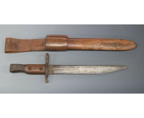 WWI Canadian Ross Rifle Co, Quebec bayonet with 25cm blade, in leather bound scabbard with frog.&nbsp;