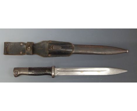 F W Hollier German Army WWII bayonet stamped 1539 to the 24.5cm blade, with scabbard and frog