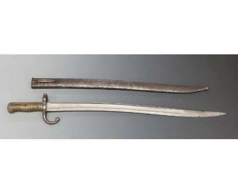 French Chassepot bayonet with 57.5cm fullered blade, in metal scabbard 