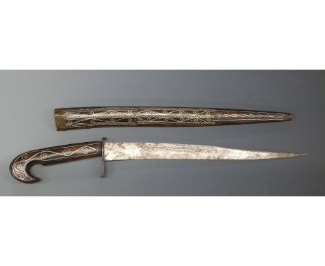 Eastern wire inlaid short stabbing sword with 27cm blade, in wooden scabbard.&nbsp;