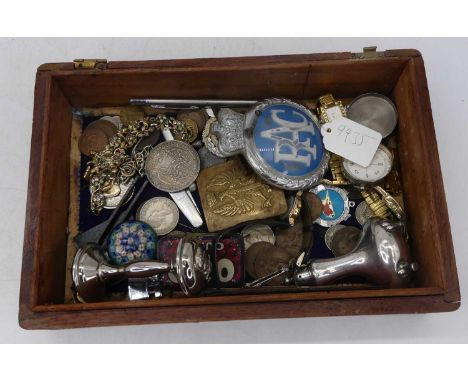 Miscellaneous items to include coinage and a vintage RAC badge 