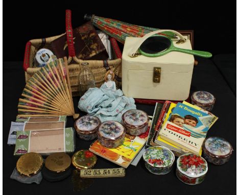 Lady's Accessories - a 1950's/60's Max Factor vanity case; a Chinese paper parasol; a Japanese lacquered jewellery box; compa