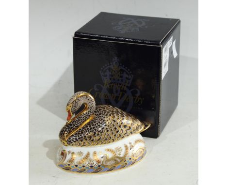 A Royal Crown Derby paperweight, Golden Jubilee Black Swan limited edition, 128/2,002, gold stopper, certificate, boxed Condi