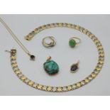 2 Anhänger, 1 Kette, 1 Damenring GG/WG je 18ct. z.T. wohl mit ovalem Saphir