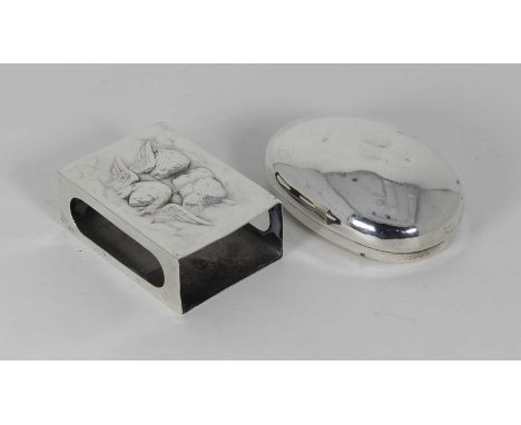 An Edward VII silver pocket snuff box, together with a repoussee decorated silver match sleeve, 4.2oz gross 