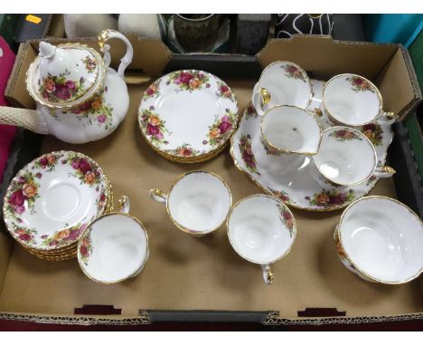 A Royal Albert OId Country Roses 6-place tea service