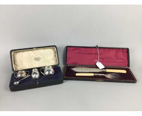 CASED THREE PIECE SILVER CONDIMENT SET,London 1919, along with a cased fish server knife and fork (2)