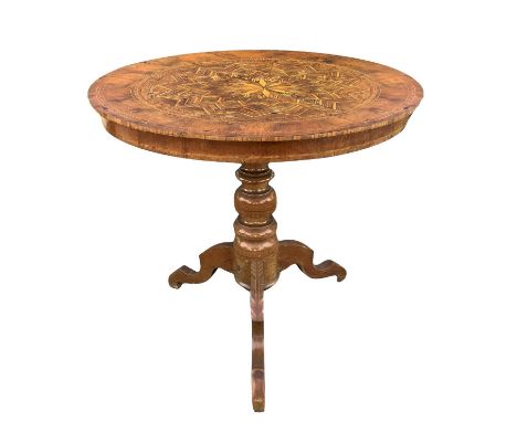 Three-spoke foot and shaft with light wood inlay.    H 74 cm x D 80 cm  