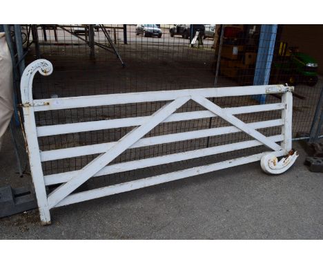 WOODEN FIVE BAR GATE, WIDTH APPROX 280CM