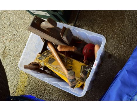 BOX CONTAINING QTY OF VINTAGE TOOLS