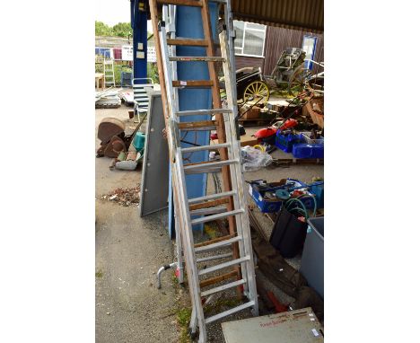 ADJUSTABLE THREE-WAY WORK LADDER