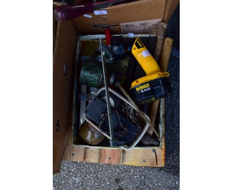 TRAY OF TOOLS, HAMMERS, CLAMPS, A DE WALT CORDLESS BATTERY OPERATED LIGHT