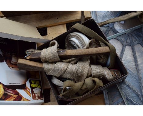 BOX OF VINTAGE RATCHET STRAPS