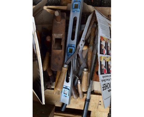 BOXED QTY OF WORKING TOOLS