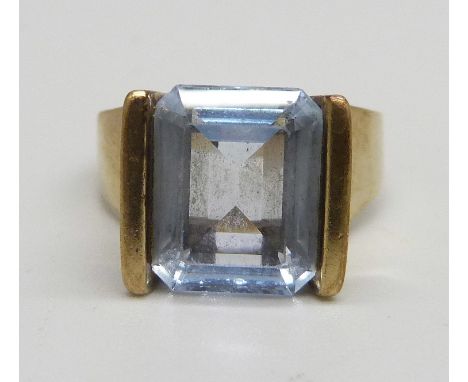 A 9ct gold and blue stone ring 6.4g, O 