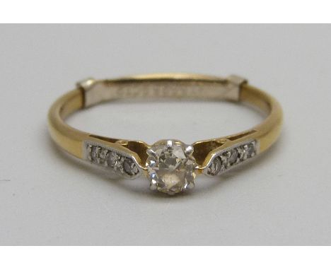 An 18ct gold, platinum set diamond ring, 2.2g, N 