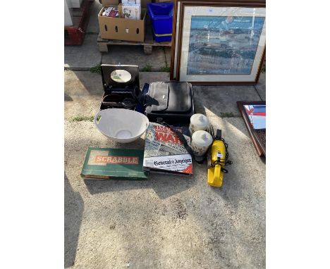 AN ASSORTMENT OF ITEMS TO INCLUDE A VINTAGE HAIR DRYER, CERAMIC POTS AND A LAPTOP CASE ETC 