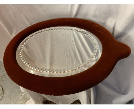 A PORTRAIT ORIENTATED VELVET FRAMED MIRROR H: 76CM 