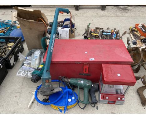 AN ASSORTMENT OF ITEMS TO INCLUDE A TOOL CHEST, POWER TOOLS AND A PUMP ETC 