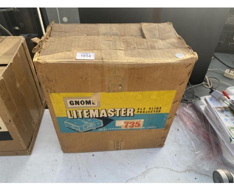 A VINTAGE GNOME LITEMASTER 2X2 SLIDE PROJECTOR 