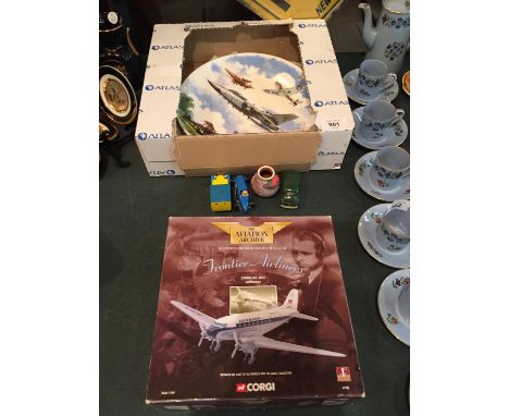 AN ATLAS COLLECTABLE PLATE 'ROYAL AIR FORCE 75TH ANNIVERSARY 1918 - 1993' AND A BOXED MODEL CAST 'DOUGLAS DC3 LUFTHANSA' AERO