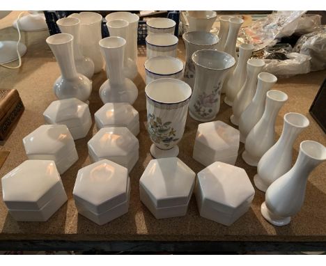 A COLLECTION OF CHINA TRINKET BOXES AND VASES TO INCLUDE MINTON 
