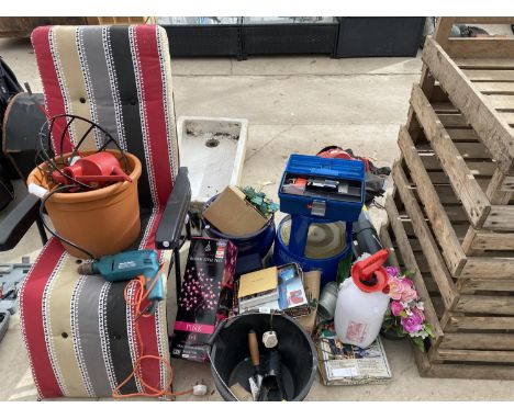 AN ASSORTMENT OF ITEMS TO INCLUDE A GARDEN CHAIR, A DRAPER STEP UP AND A CERAMIC PLANTER ETC 