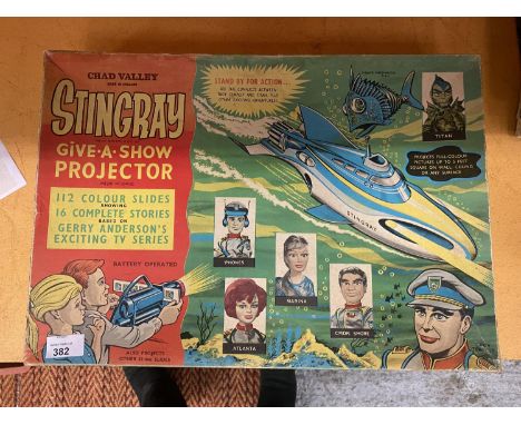 A BOXED VINTAGE CHAD VALLEY STINGRAY GIVE A SHOW PROJECTOR (COMPLETE) CIRCA 1965 