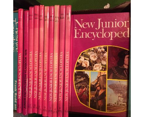 A FULL SET OF 1973 NEW JUNIOR ENCYCLOPEDIA HARD BACK BOOKS 