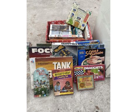 AN ASSORTMENT OF VINTAGE CHILDRENS BOARD GAMES 